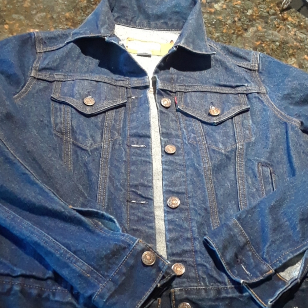 Vintage 80s Levi's crop jean jacket. Made USA. …